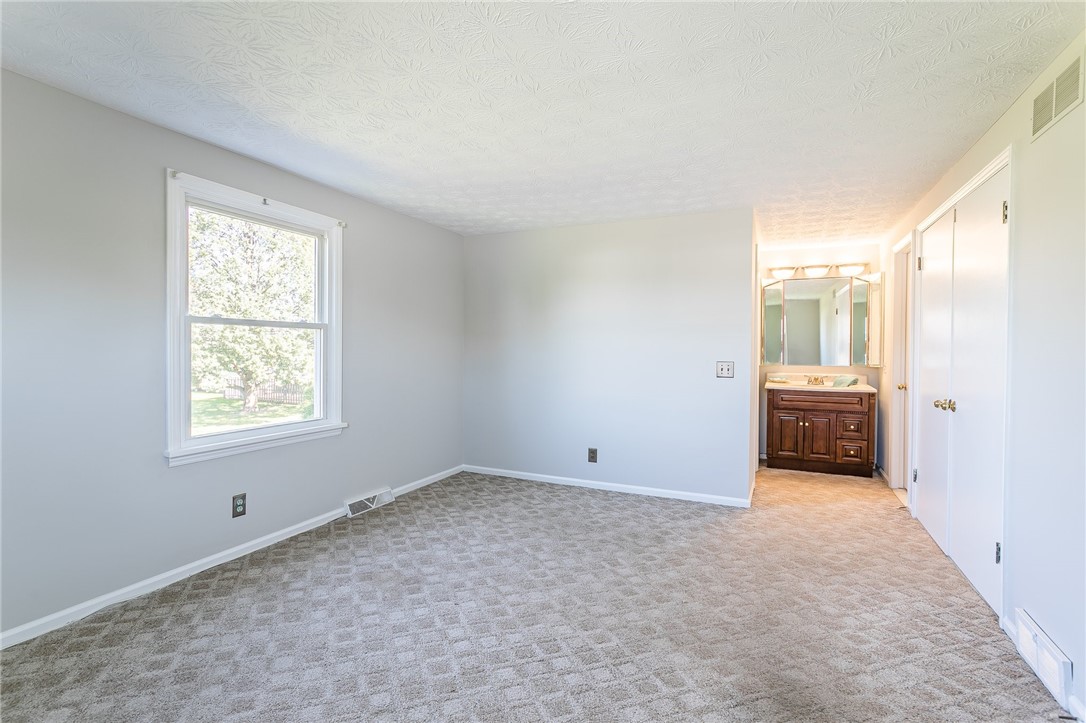 8 Clearfield Drive Webster, NY 14580 - Photo 12 of 23