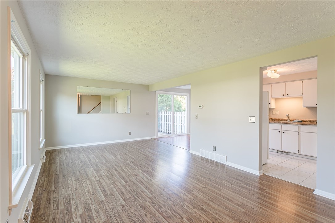 8 Clearfield Drive Webster, NY 14580 - Photo 3 of 23