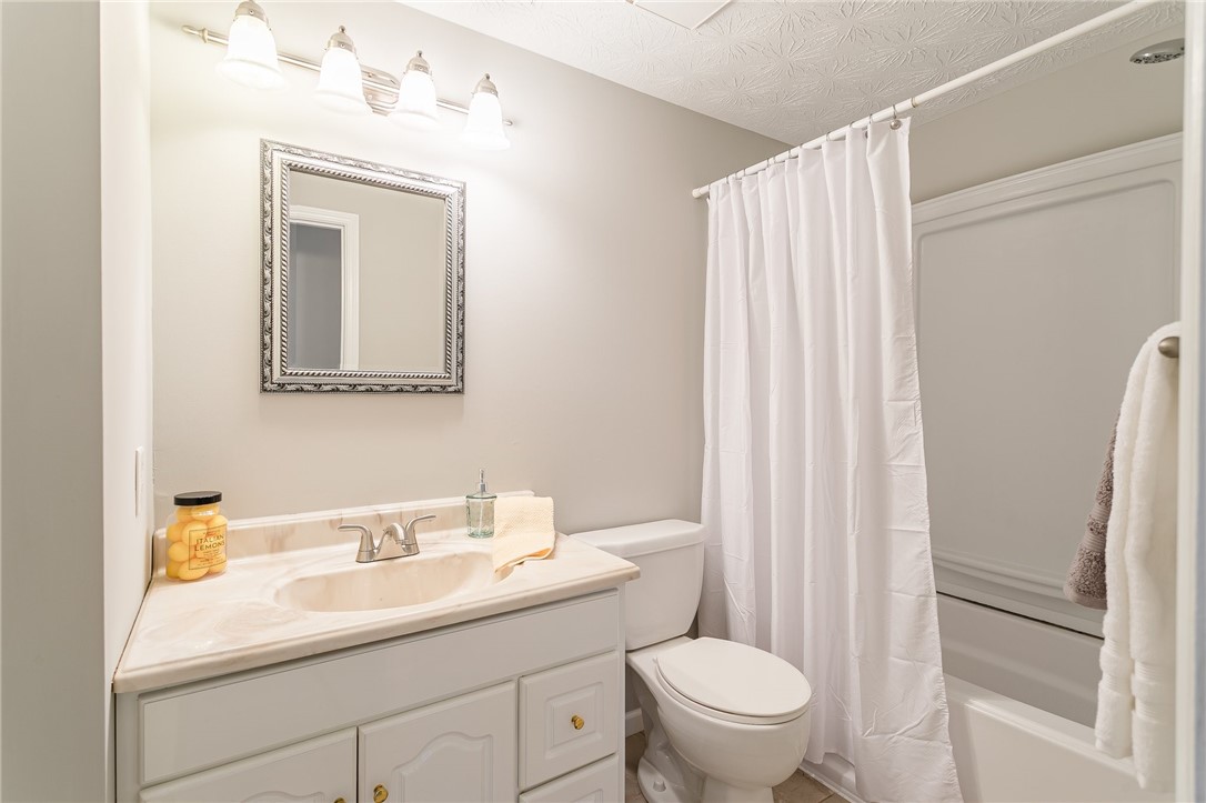 8 Clearfield Drive Webster, NY 14580 - Photo 8 of 23