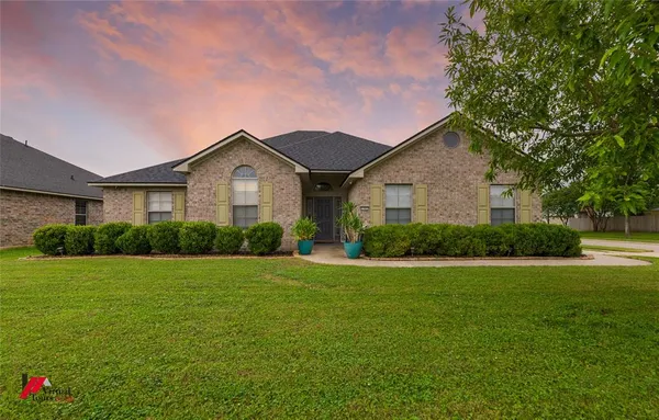 $319,900 | 2302 Tallgrass Circle, Bossier City, LA 71111