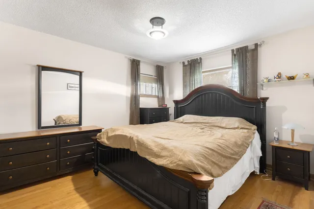 $390,000 | 217 Finsbury Lane, La Grange Park, IL 60526