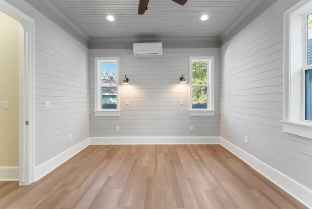 a view of livingroom with hardwood floor