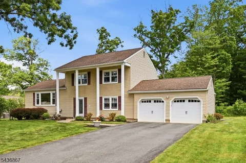$850,000 | 3 Trouville Drive, Parsippany, NJ 07054