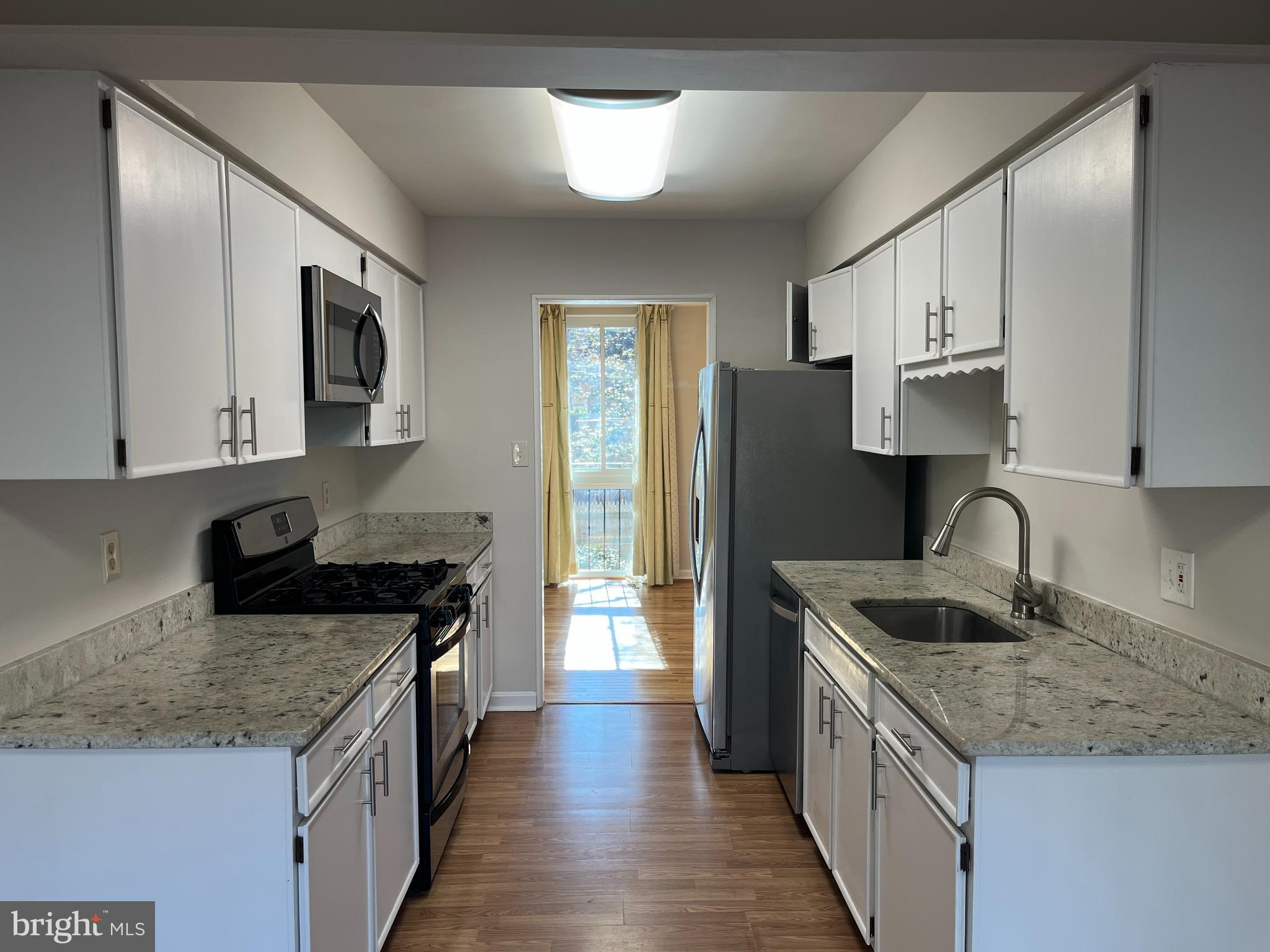8034 Inverness Ridge Road Potomac, MD 20854 - Photo 10 of 31