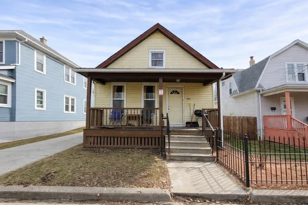 $195,500 | 6625 18th Avenue, Kenosha, WI 53143