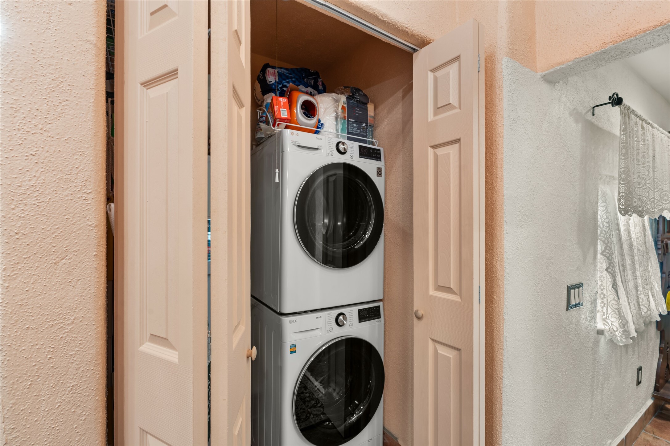 224 Artist Road, Unit 1 Santa Fe, NM 87501 - Photo 15 of 22 Laundry