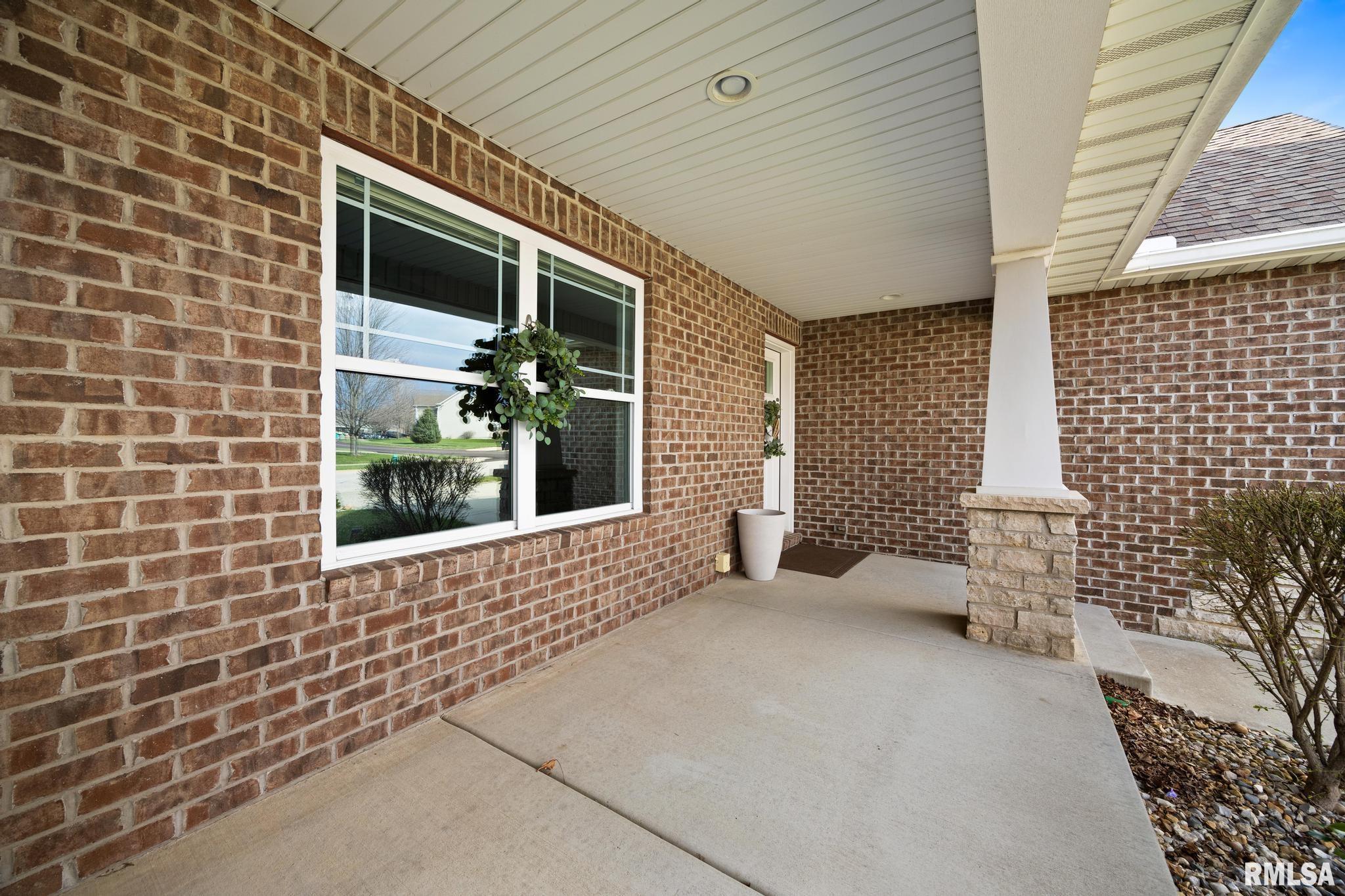 1810 Kingsbury Road Washington, IL 61571 - Photo 5 of 42