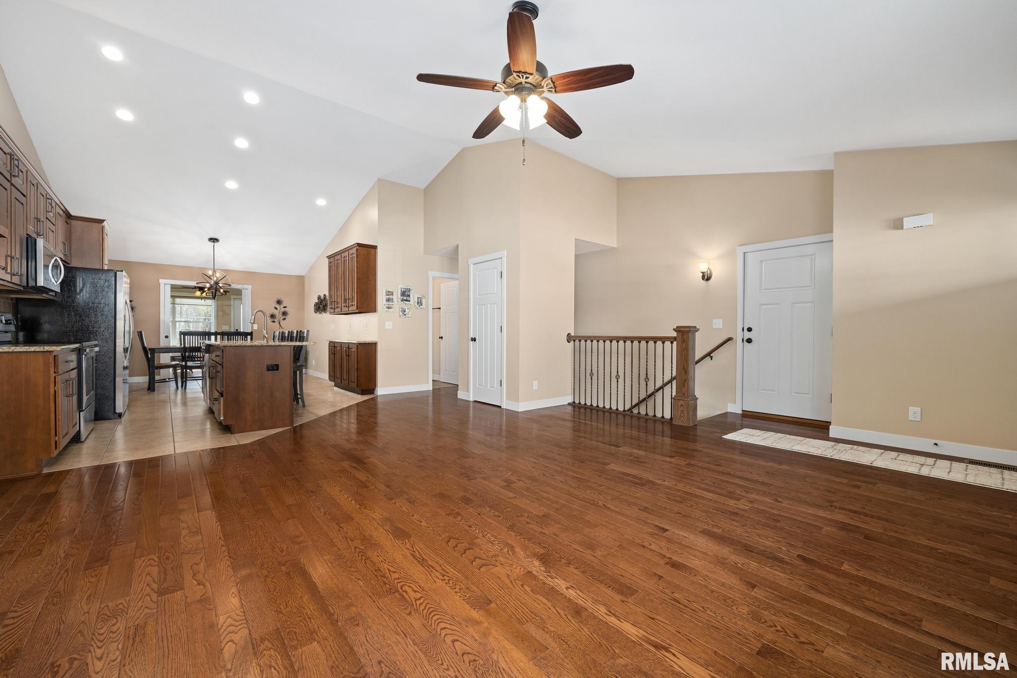 1810 Kingsbury Road Washington, IL 61571 - Photo 7 of 42