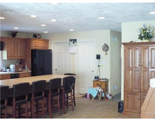 146 Eisaman Road Irwin, PA 15642 - Photo 7 of 12 Kitchen.