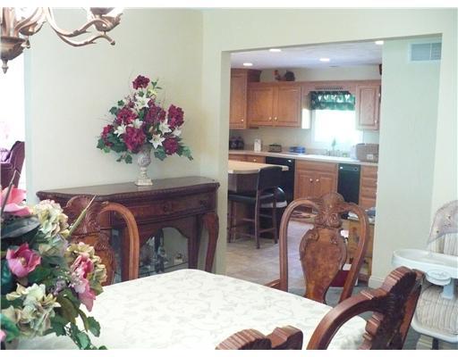 146 Eisaman Road Irwin, PA 15642 - Photo 10 of 12 Dining Room.
