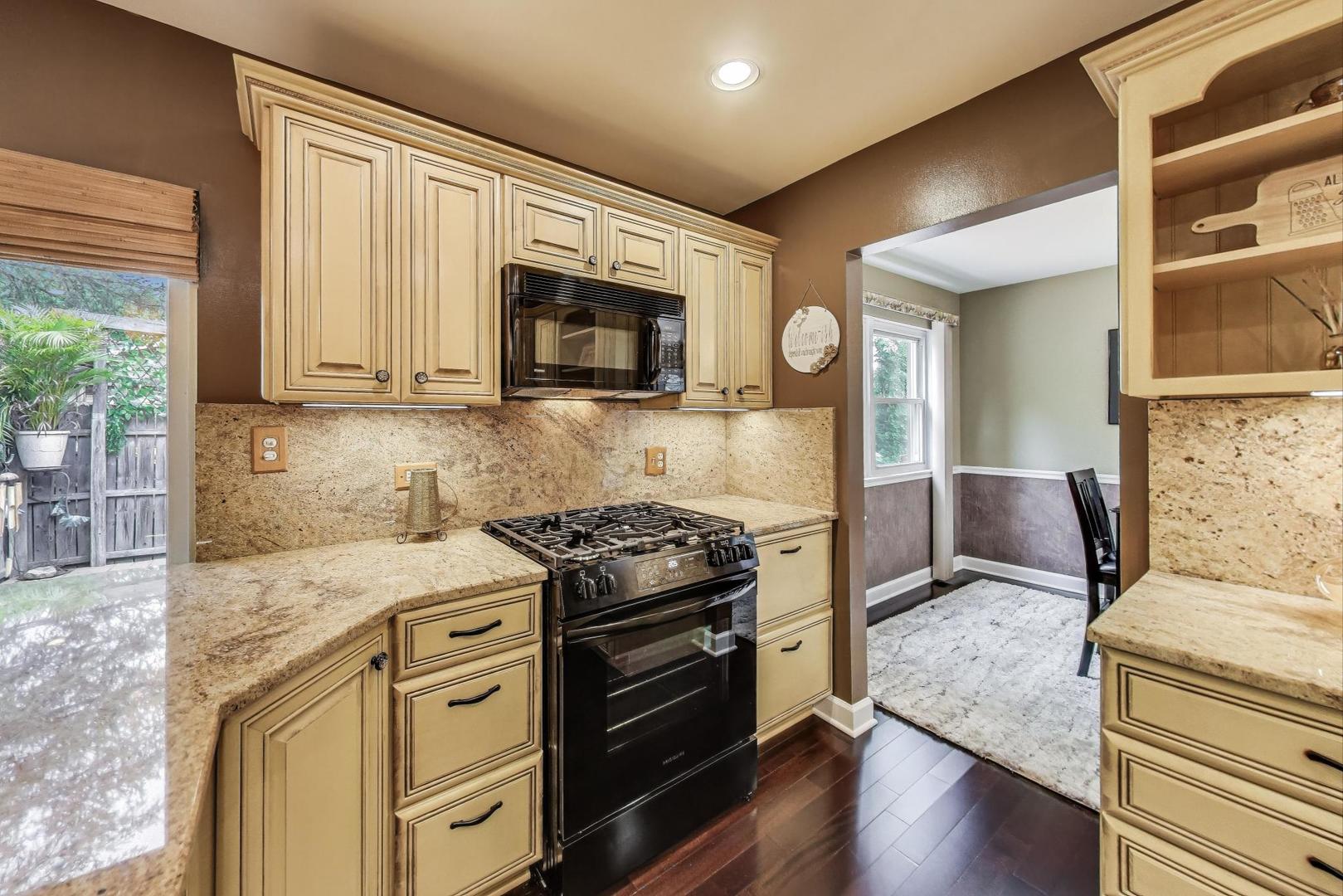 161 East Old Bridge Road Palatine, IL 60067 - Photo 15 of 50 Gallery Image 15