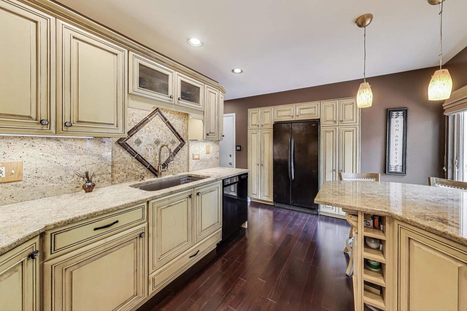 161 East Old Bridge Road Palatine, IL 60067 - Photo 16 of 50 Gallery Image 16