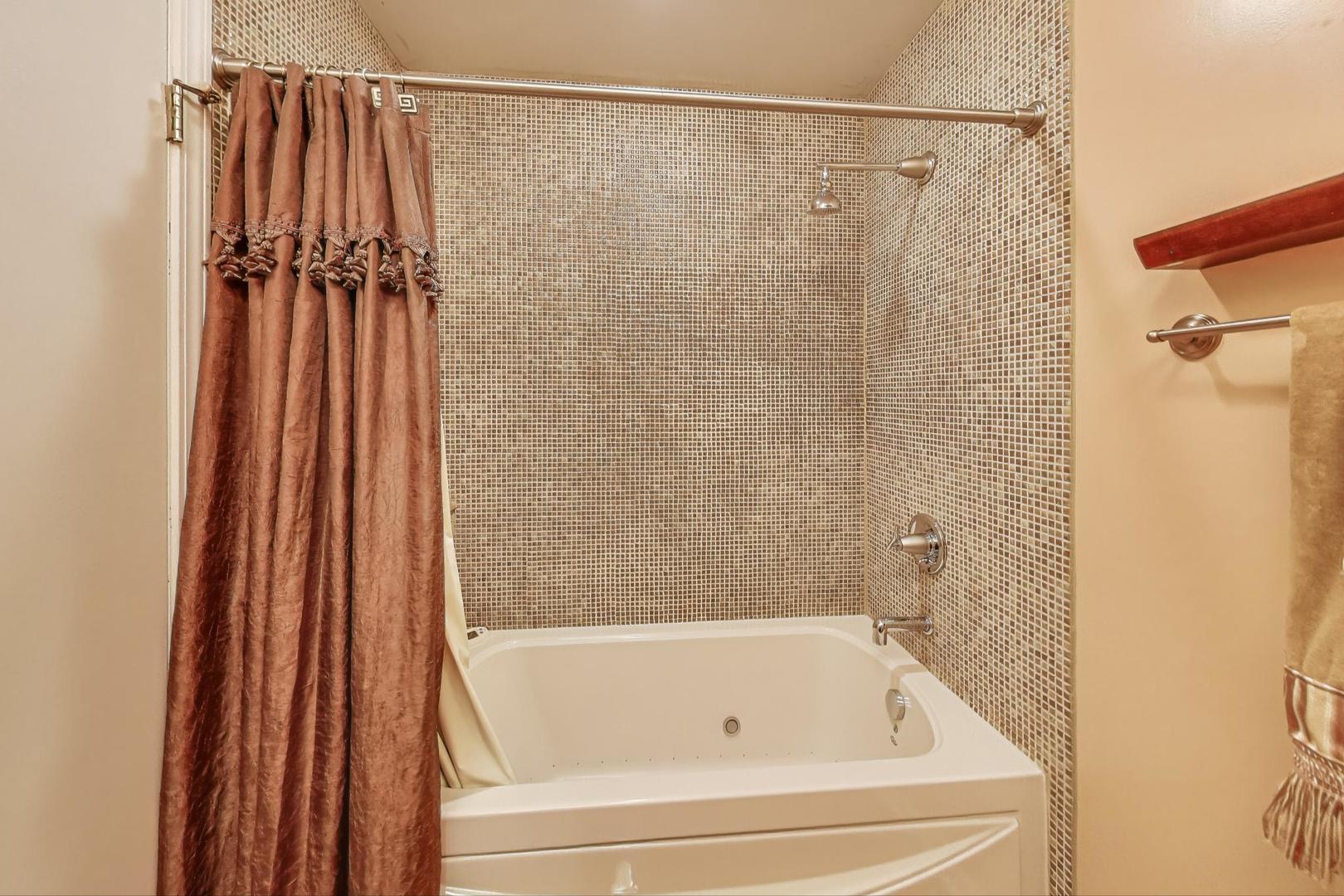 161 East Old Bridge Road Palatine, IL 60067 - Photo 27 of 50 Gallery Image 27