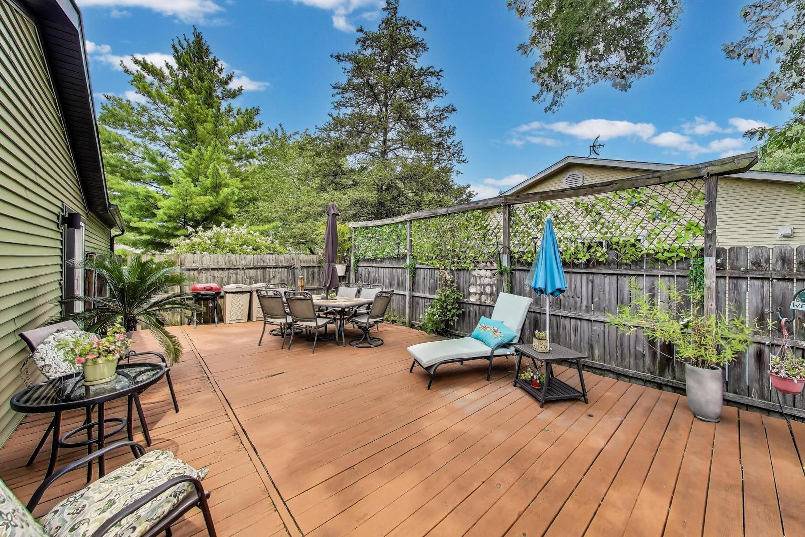 161 East Old Bridge Road Palatine, IL 60067 - Photo 39 of 50 Gallery Image 39