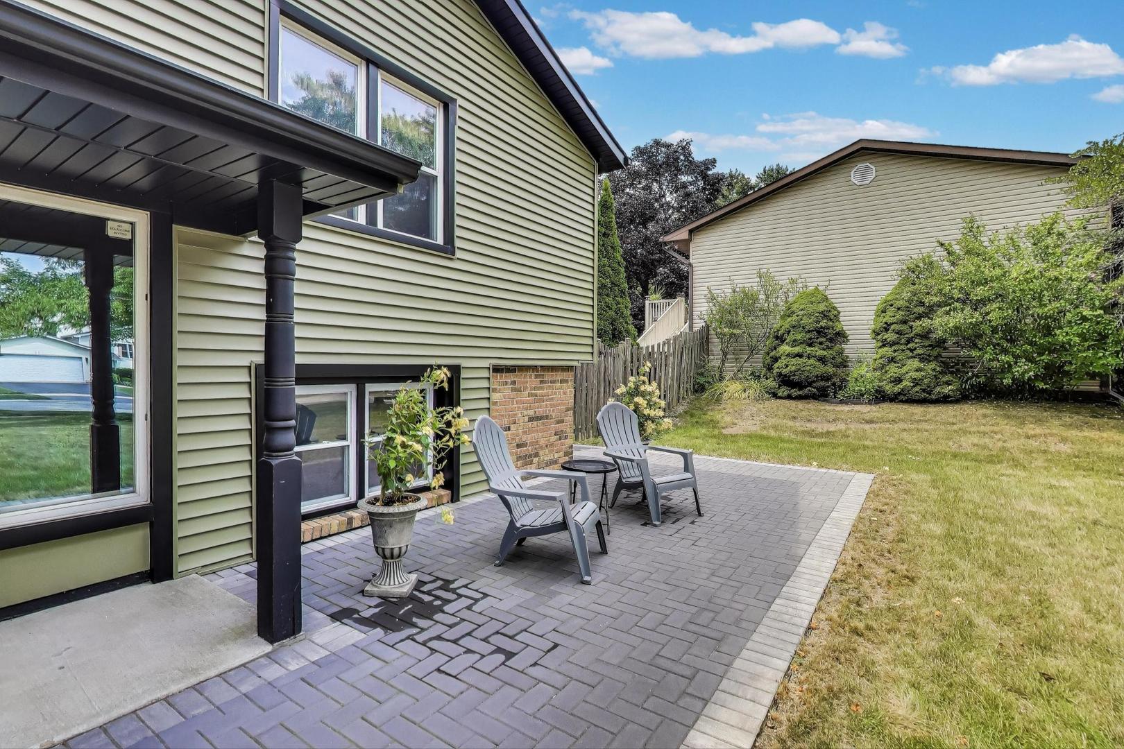 161 East Old Bridge Road Palatine, IL 60067 - Photo 4 of 50 Gallery Image 4