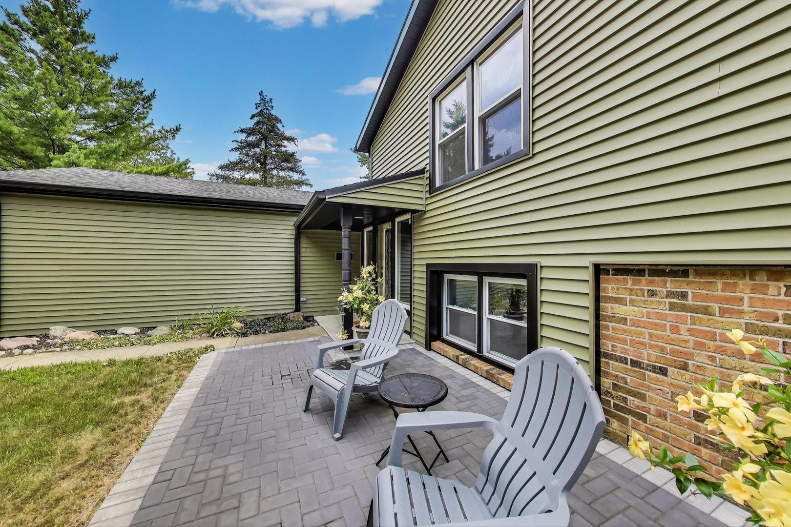 161 East Old Bridge Road Palatine, IL 60067 - Photo 5 of 50 Gallery Image 5