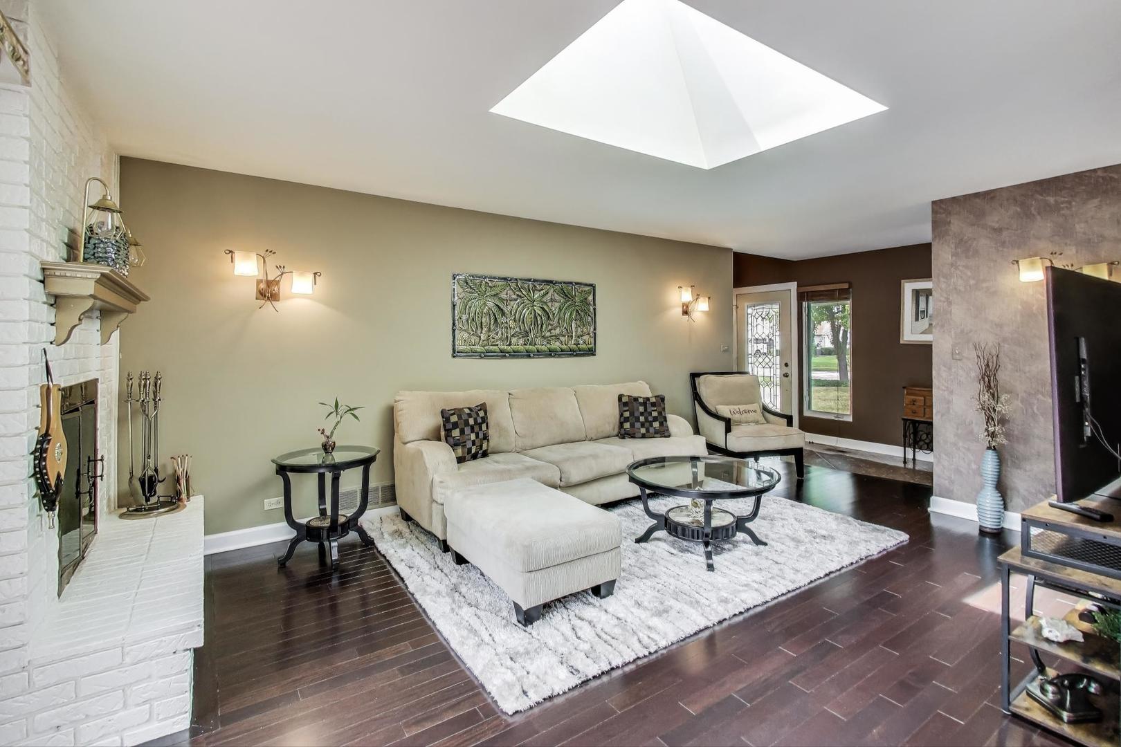 161 East Old Bridge Road Palatine, IL 60067 - Photo 8 of 50 Gallery Image 8