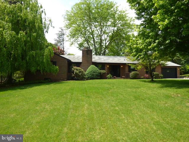1970 Hawthorne Road York, PA 17406 - Photo 1 of 21 Gallery Image 1