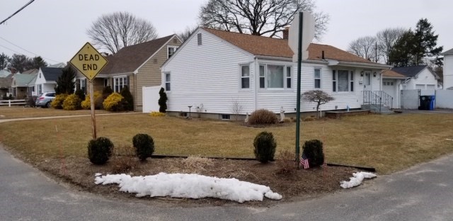 47 Chester Avenue Cranston, RI 02920 - Photo 2 of 5