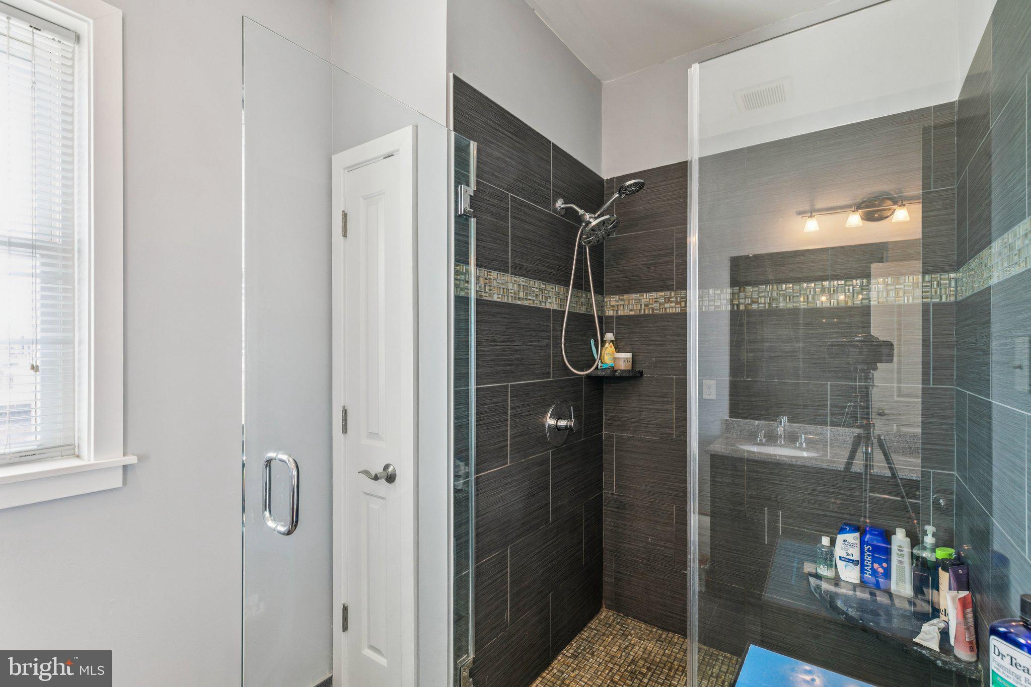 2400 Madison Square Philadelphia, PA 19146 - Photo 20 of 39