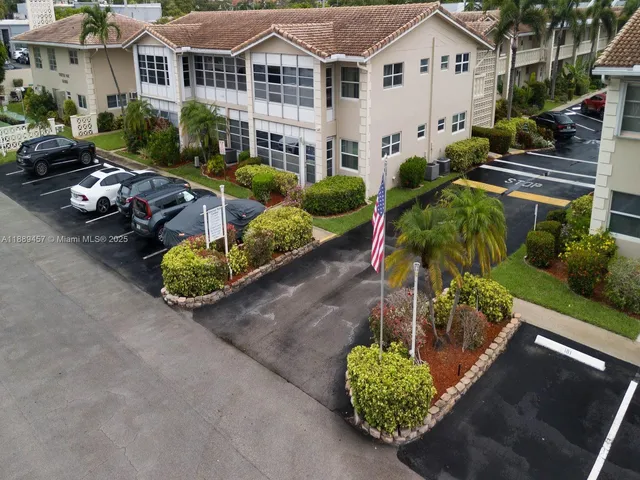 $149,000 | 2121 Northeast 42nd Court, Unit 202C, Lighthouse Point, FL 33064
