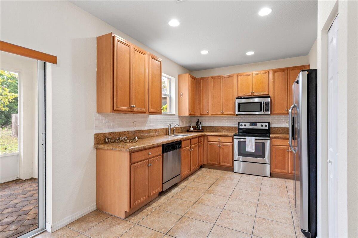 9533 Windrift Circle Fort Pierce, FL 34945 - Photo 16 of 52 14-9533WindriftCir_14