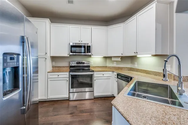 $435,000 | 330 Las Colinas Boulevard East, Unit 1424, Irving, TX 75039