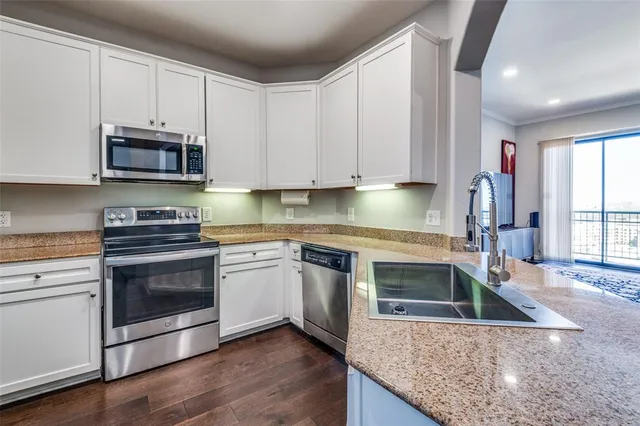 $435,000 | 330 Las Colinas Boulevard East, Unit 1424, Irving, TX 75039