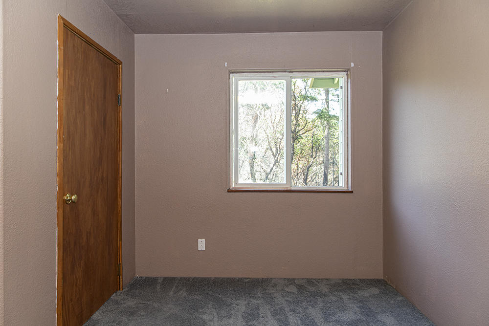 900-910 Oxyoke Road Grants Pass, OR 97526 - Photo 16 of 37 17