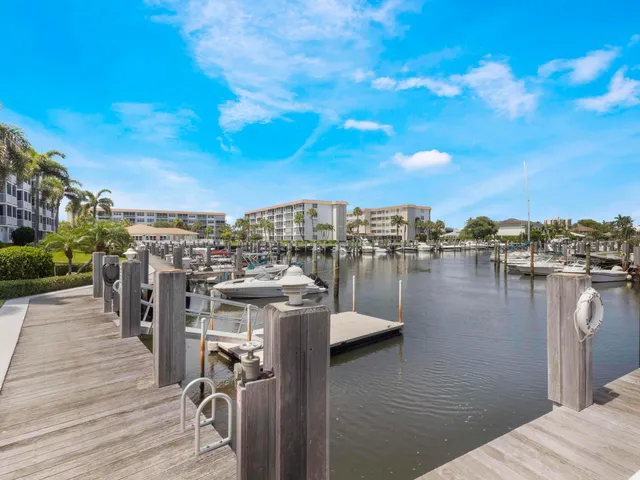 $2,600 | 911 Gardenia Drive, Unit 150, Delray Beach, FL 33483