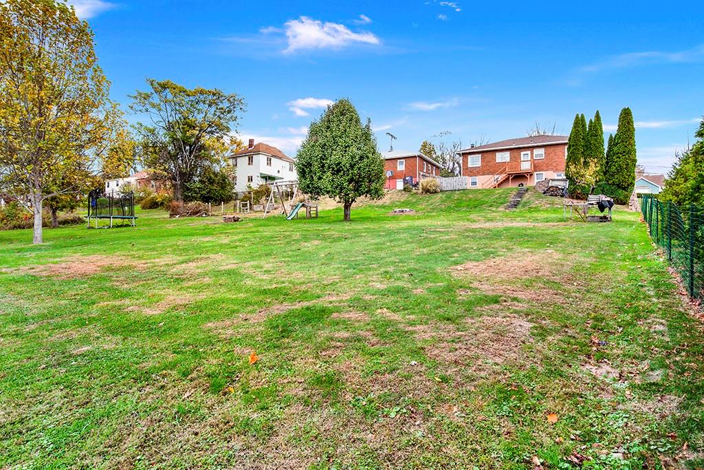 1689 4th Street Monongahela, PA 15063 - Photo 25 of 31 a view of a garden