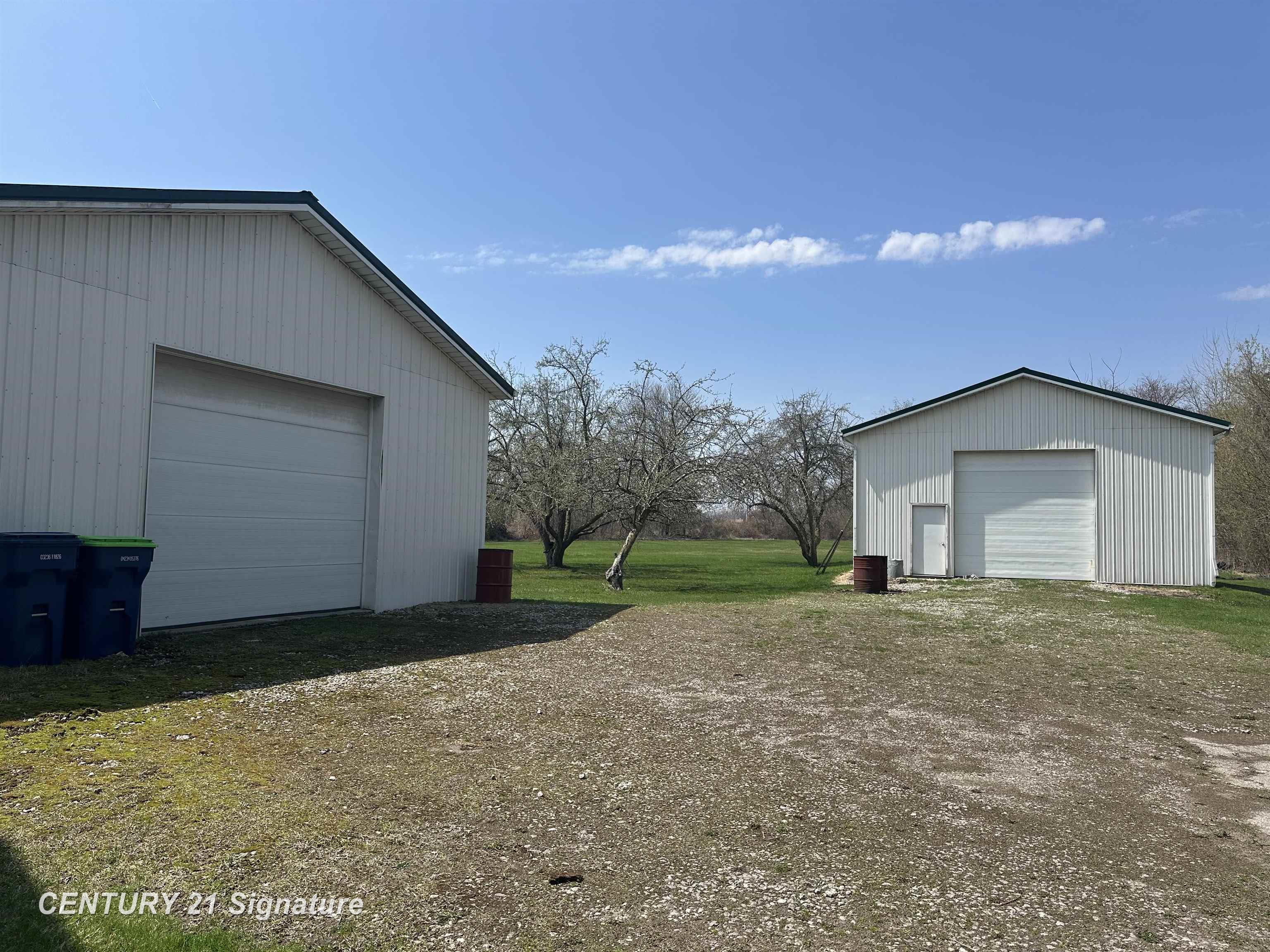 2875 Hermansau Road Saginaw, MI 48604 - Photo 25 of 30 50168441-ae63eea7-2fc6-4e56-9033-bdbbf5ef59cd.JPG