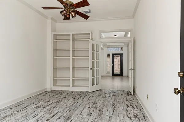 $3,800 | 15 Rockledge Drive, The Woodlands, TX 77382