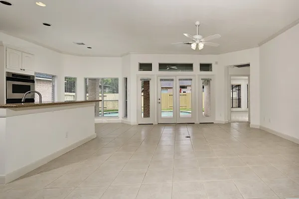 $3,800 | 15 Rockledge Drive, The Woodlands, TX 77382