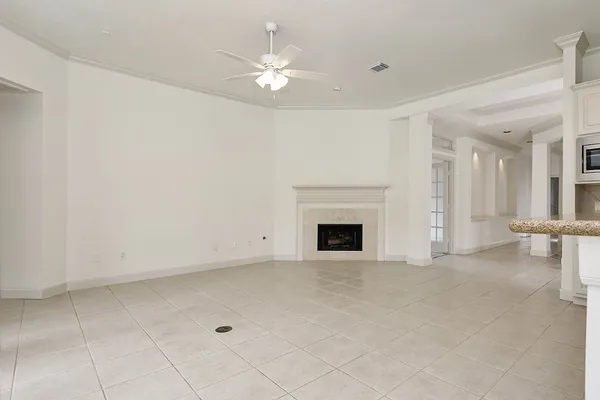 $3,800 | 15 Rockledge Drive, The Woodlands, TX 77382