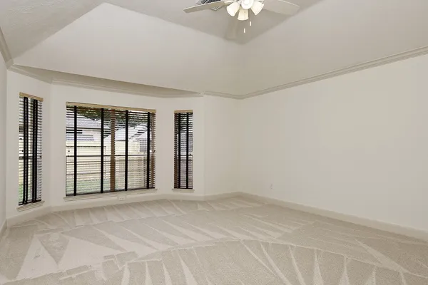 $3,800 | 15 Rockledge Drive, The Woodlands, TX 77382