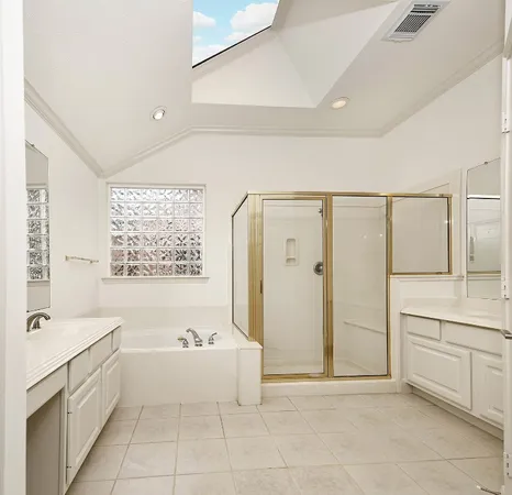$3,800 | 15 Rockledge Drive, The Woodlands, TX 77382