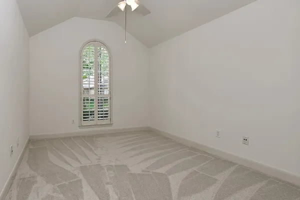 $3,800 | 15 Rockledge Drive, The Woodlands, TX 77382