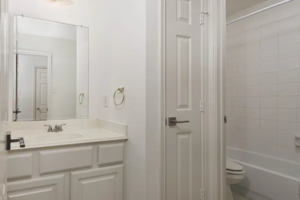 $3,800 | 15 Rockledge Drive, The Woodlands, TX 77382