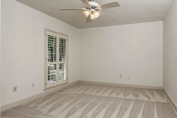 $3,800 | 15 Rockledge Drive, The Woodlands, TX 77382