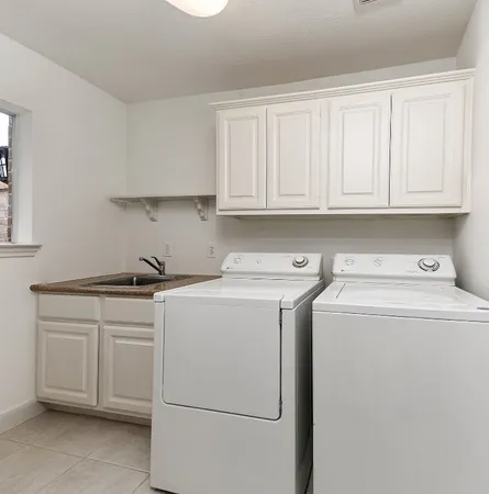 $3,800 | 15 Rockledge Drive, The Woodlands, TX 77382