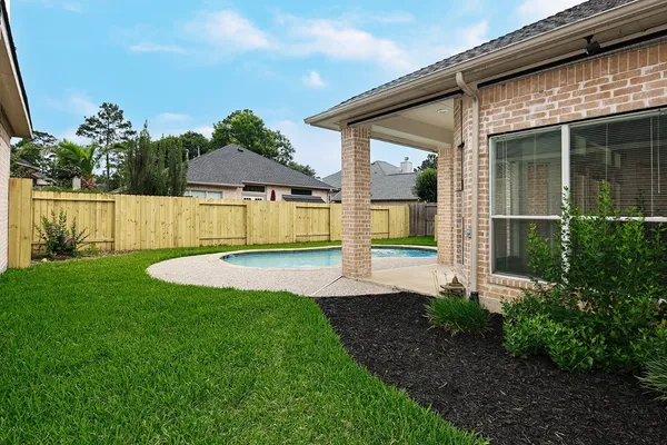 $3,800 | 15 Rockledge Drive, The Woodlands, TX 77382