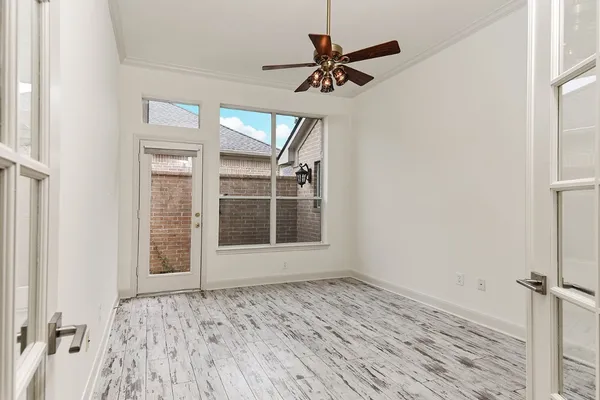 $3,800 | 15 Rockledge Drive, The Woodlands, TX 77382