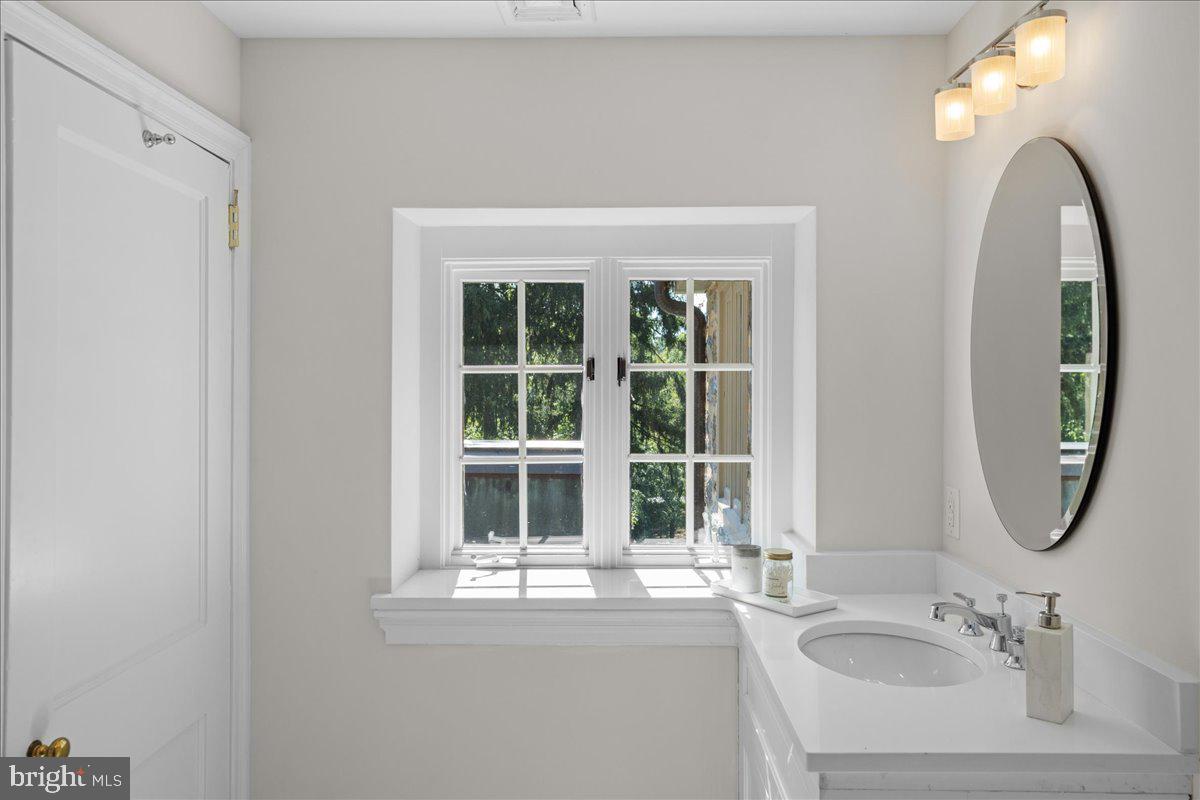 1233 Meadowbank Road Villanova, PA 19085 - Photo 50 of 89