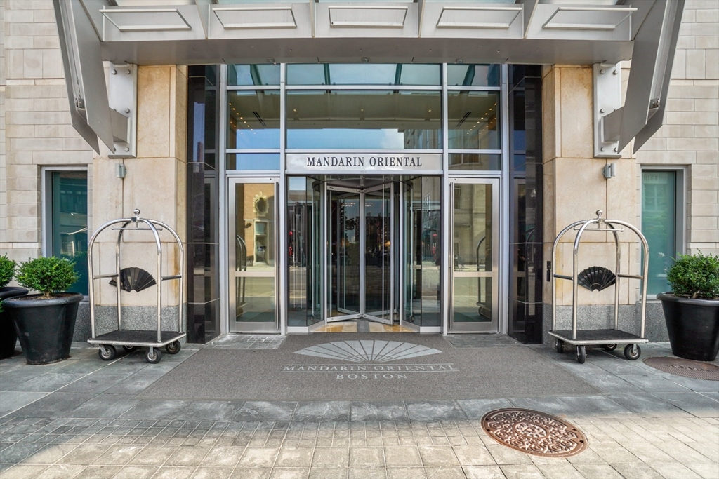 776 Boylston Street, Unit E9A Boston, MA 02199 - Photo 25 of 27