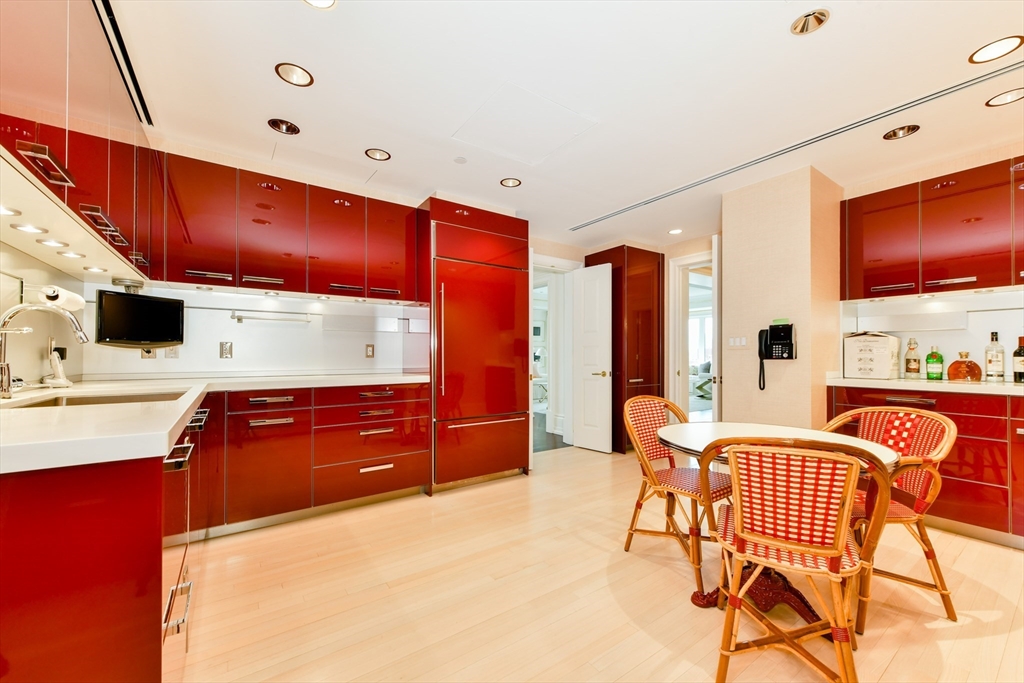 776 Boylston Street, Unit E9A Boston, MA 02199 - Photo 10 of 27