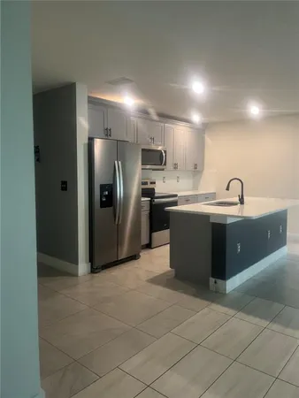 $2,350 | 3212 Bayou Lane, Tavares, FL 32778