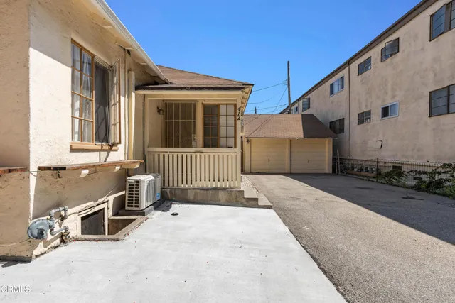 $1,900 | 412 Pioneer Drive, Glendale, CA 91203