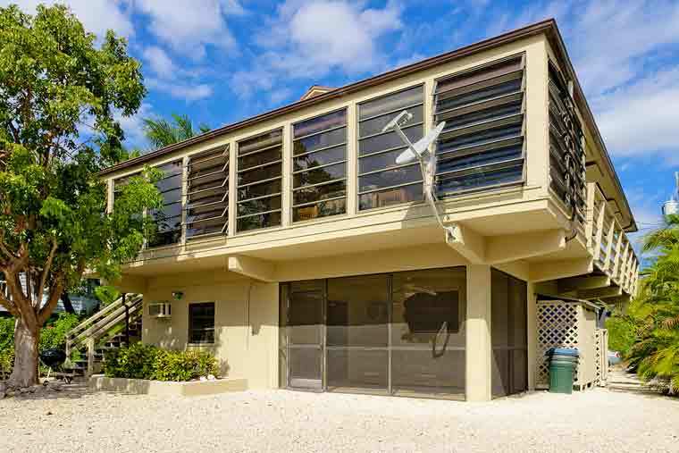 28542 Maracaibo Road Summerland Key, FL 33042 - Photo 4 of 16 Another view of the Florida Room