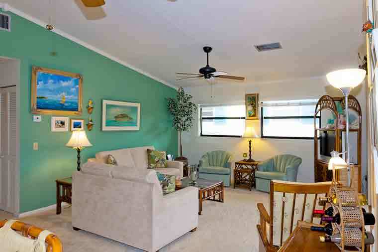 28542 Maracaibo Road Summerland Key, FL 33042 - Photo 6 of 16 The living area